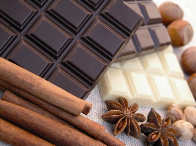 black_chocolates_white_chocolates_and_milk_chocolates.jpg